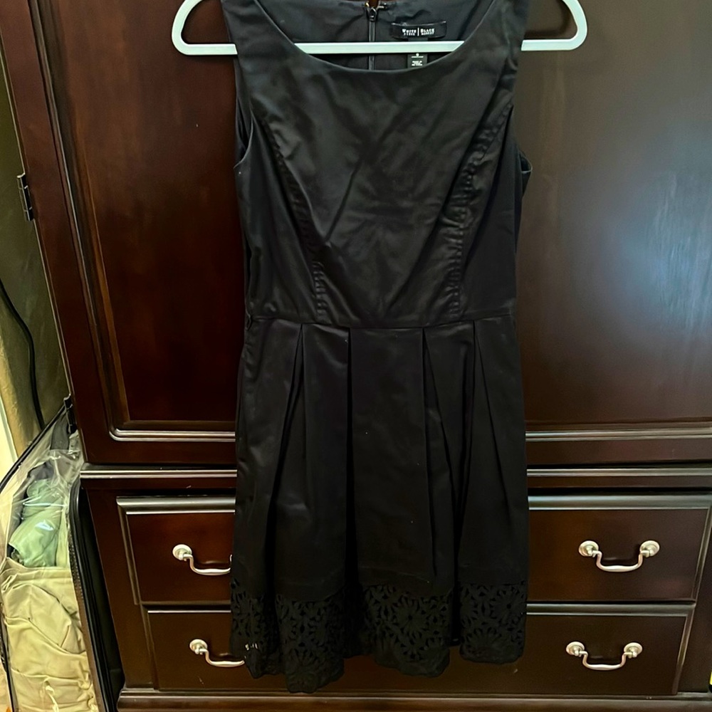 White House Black Market Black cotton lined dress with pockets